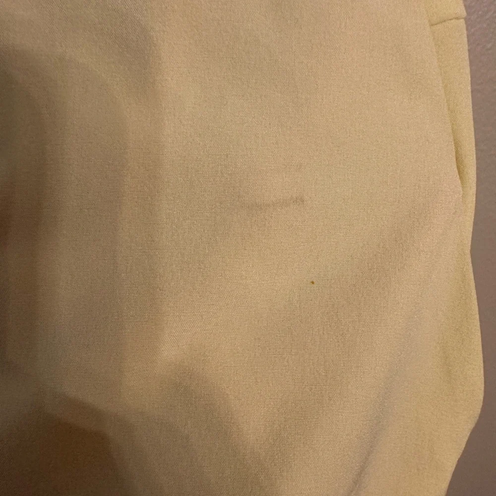 lululemon athletica 5” pool short Yellow Swim Trunks - Picture 4 of 6